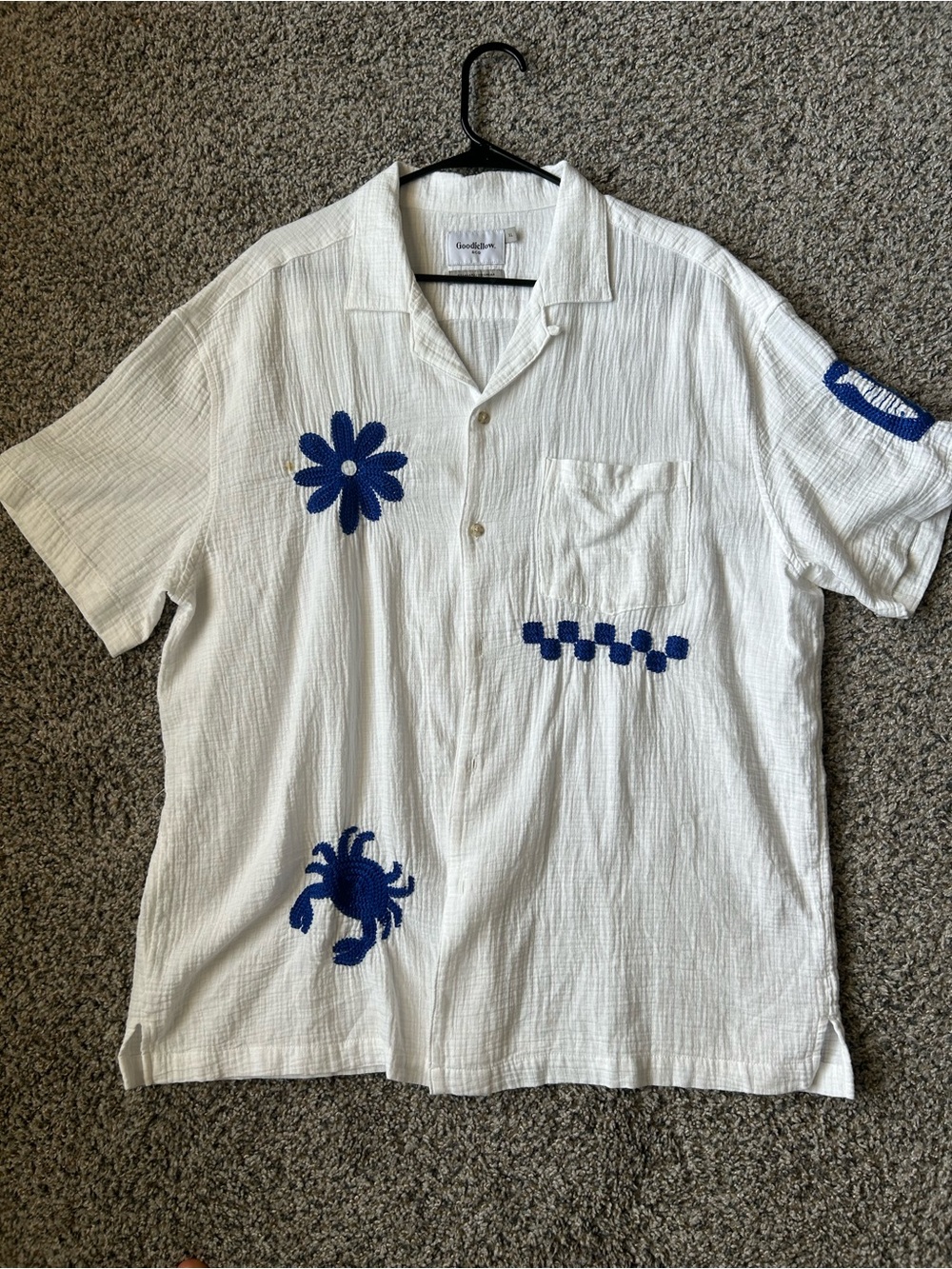 Goodfellow & Co Men's White Short-Sleeve Embroidered Camp Shirt - Blue Accents